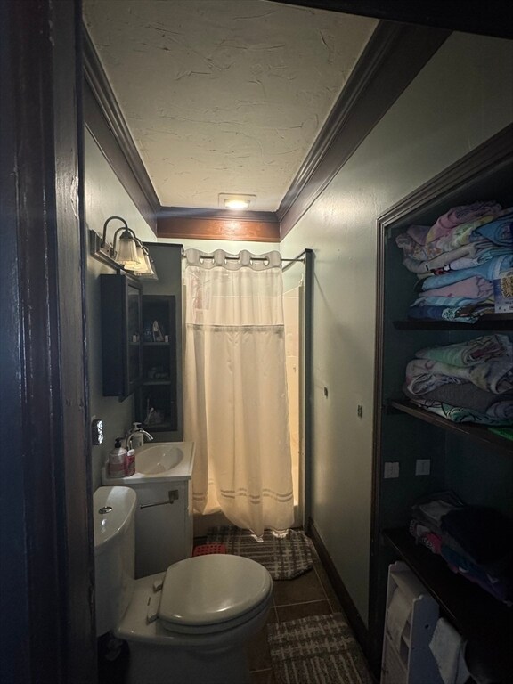 Building Photo - 27 Pleasant St