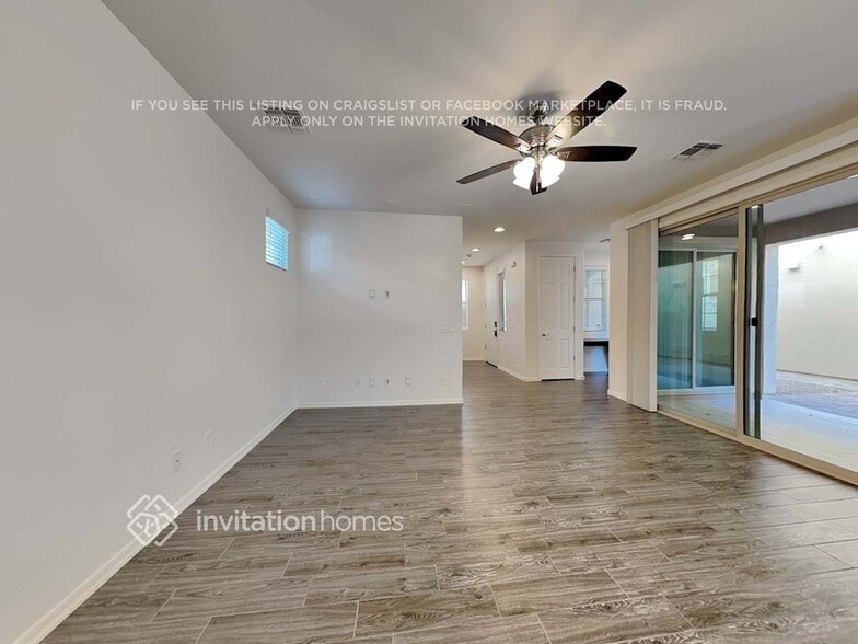 Building Photo - 2241 S Osborn Ln