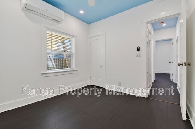 Building Photo - 208 S K St