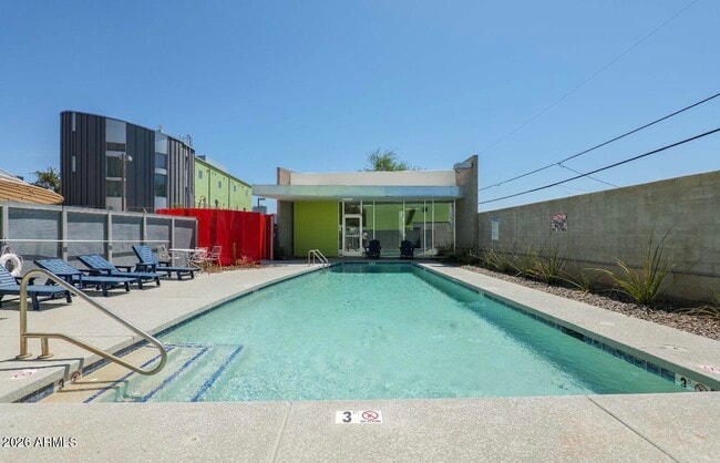 Building Photo - 1111 W University Dr