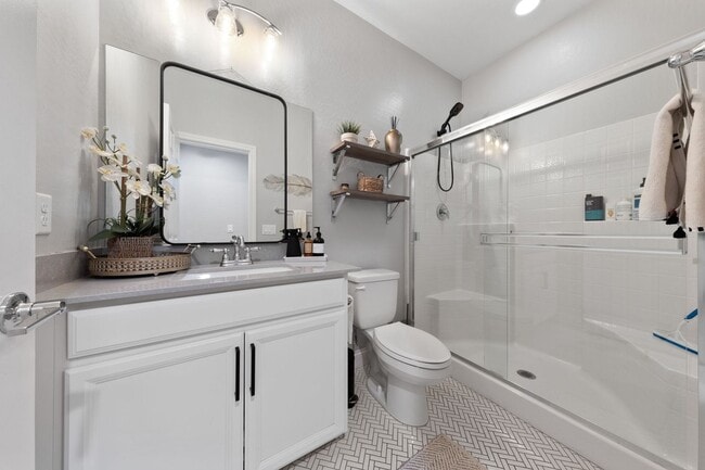 Building Photo - Luxury Dream Home with Unmatched Views and Resort-Style Amenities