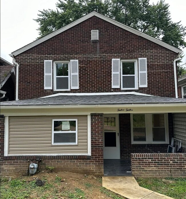 Building Photo - 1212 Sherman St