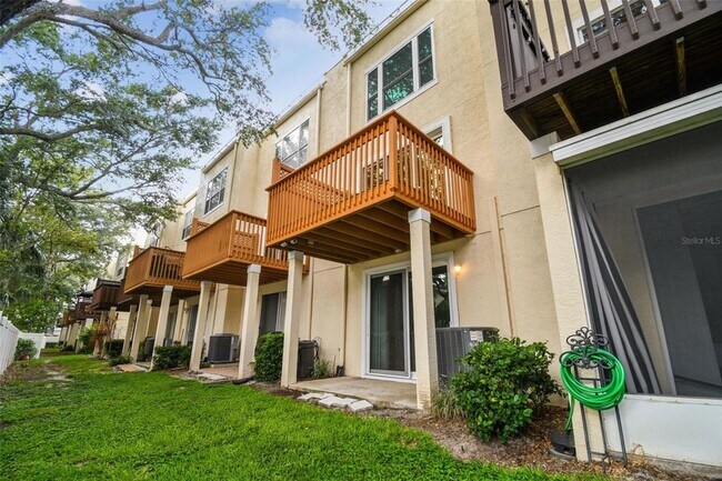 Building Photo - 3183 Bayshore Oaks Dr