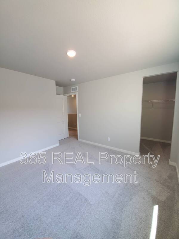 Building Photo - 701 Applegate Trail