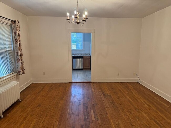 Building Photo - Great two story townhouse in the heart of Squirrel Hill!