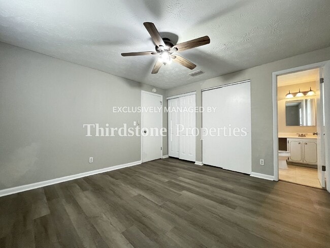 Building Photo - 2569 Kershaw Dr W