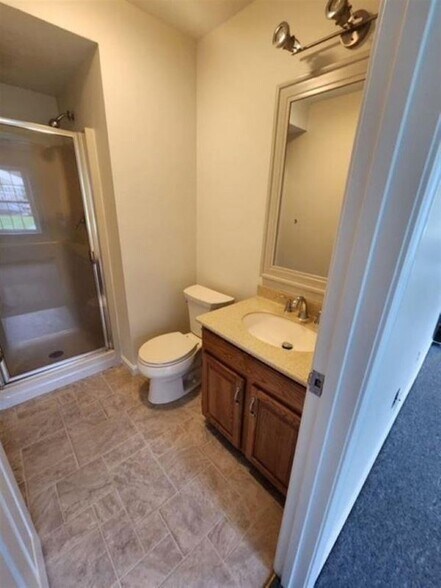Building Photo - 605 Springbrook Cir