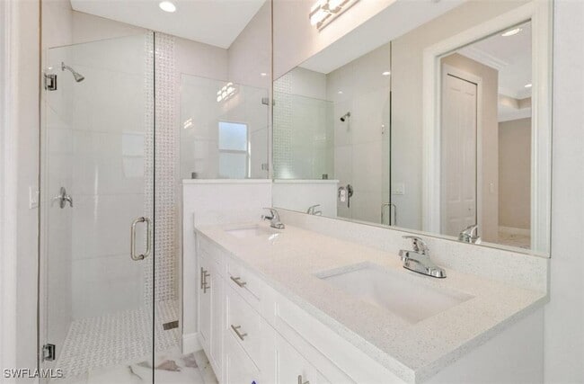 Building Photo - 2436 14th Ave NE