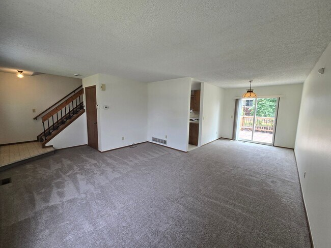 Building Photo - 3409 E 99th Dr
