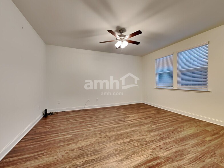 Building Photo - 124 Rivulet Dr