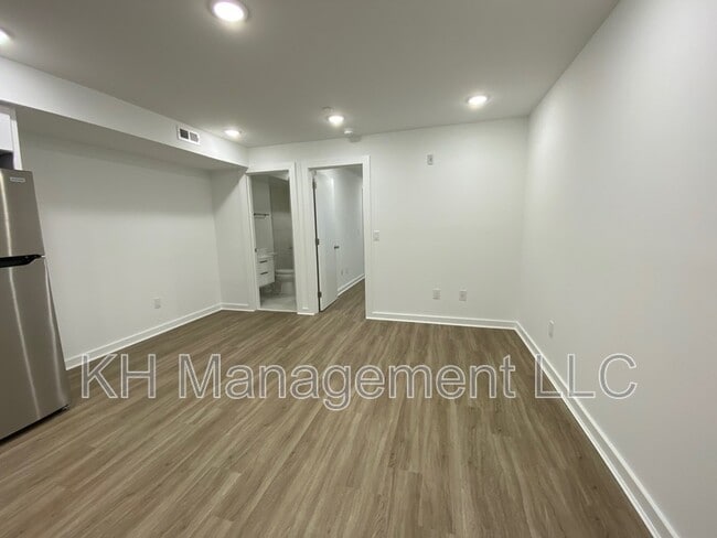 Building Photo - 3932-36 Mt Vernon St