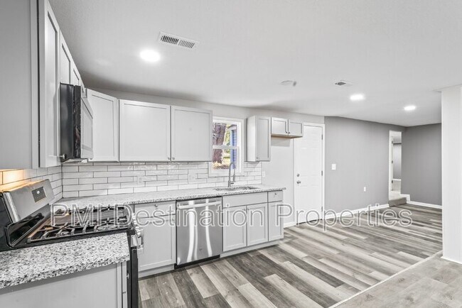 Building Photo - 5513 Hardy Ave