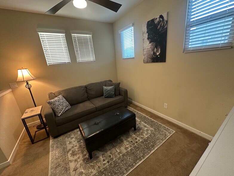 Building Photo - 11257 Rainbow Peak Ave