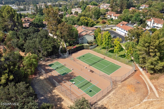Building Photo - 29723 Strawberry Hill Dr