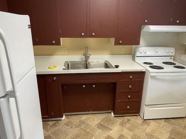 Building Photo - 502 S. Congress