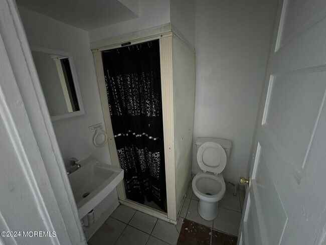 Building Photo - 720 Cortlandt St