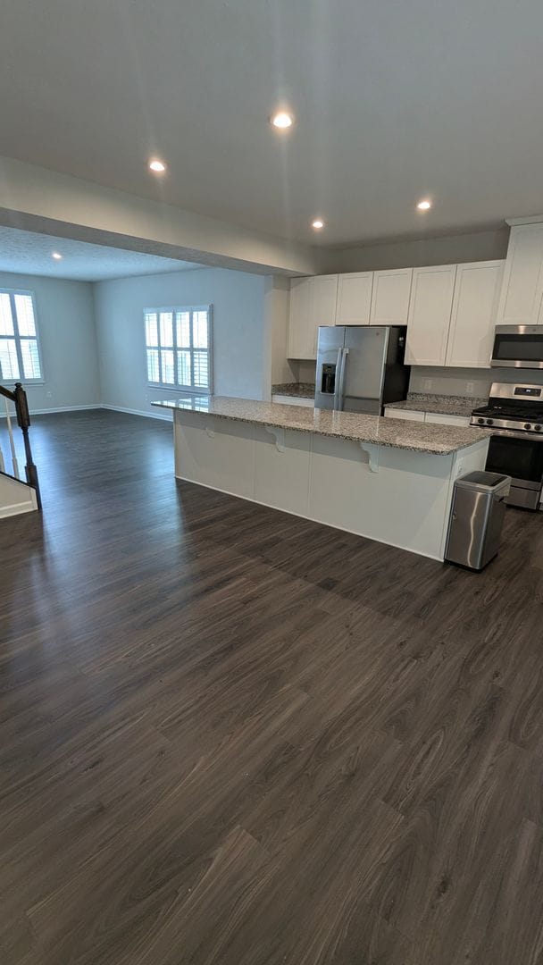 Building Photo - Luxury Townhome in Avon Ohio
