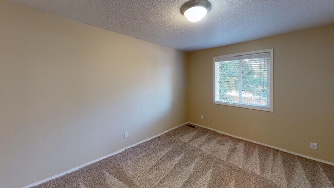 Building Photo - Tigard, Morning Hill - Summer Lake Neighborhood, Pet Friendly