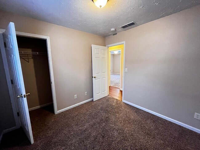 Building Photo - 403 Parker Pl