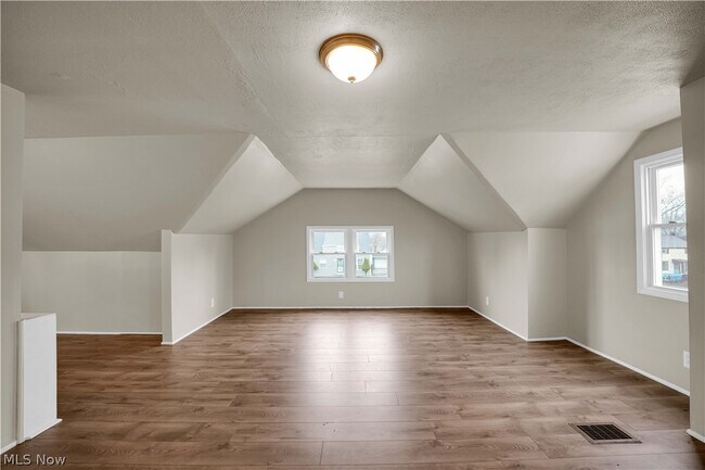 Building Photo - 18721 Fairway Ave