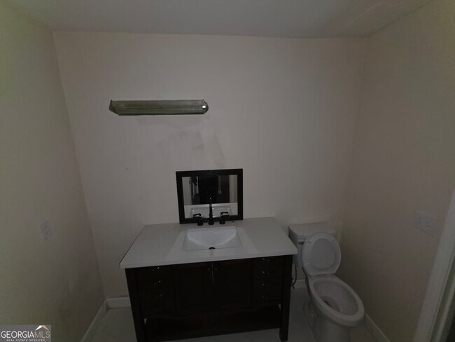 Building Photo - 76 Willowick Dr