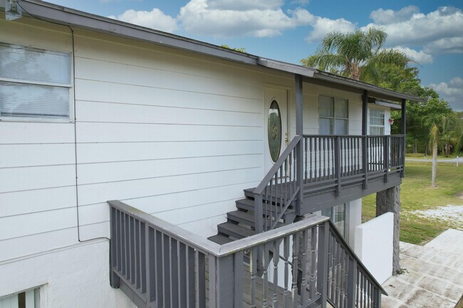 Building Photo - 4916 Silver Oak Dr