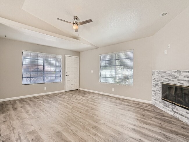 Building Photo - 1411 Santa Margarita St