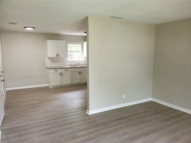 Building Photo - 8907 Shepard Dr