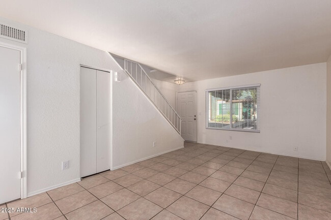 Building Photo - 6606 W Jamaica Dr