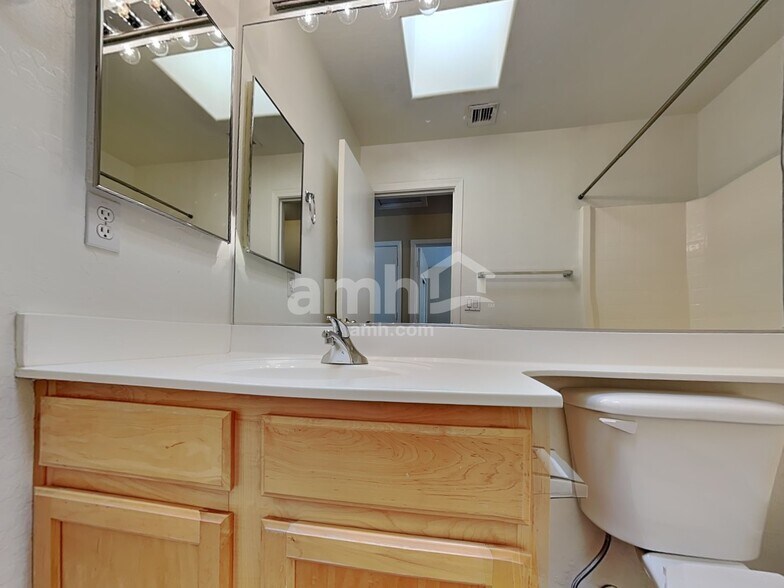 Building Photo - 9216 E Keats Ave