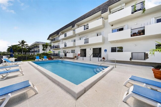 Building Photo - 6815 Edgewater Dr