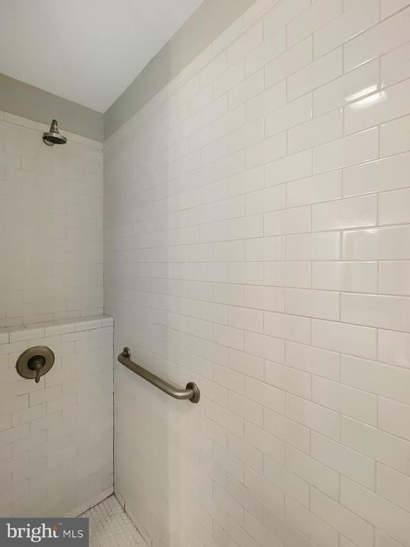 Building Photo - 637 N 32nd St
