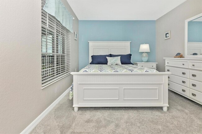 Building Photo - 12550 Galapagos Ct