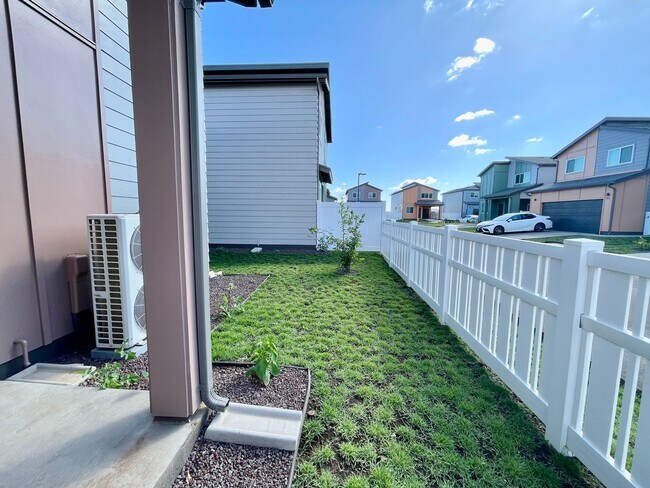 Building Photo - 4 BED/2.5 BATH HOME in Hoopili - Garage & ...
