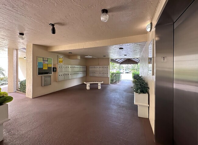 Building Photo - 3154 Via Poinciana