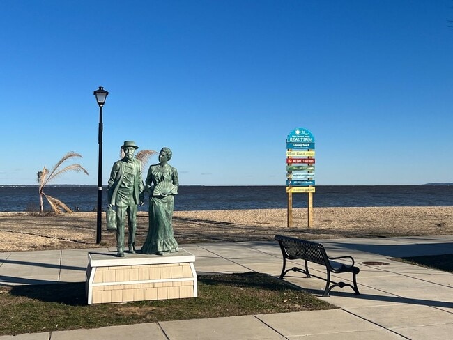 Building Photo - 308 4th St