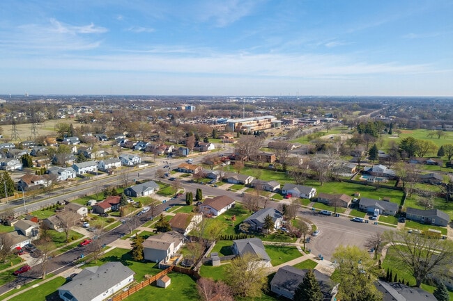 Building Photo - 1142 Ohio Ct