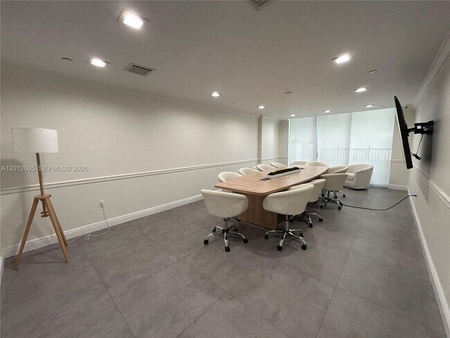 Building Photo - 4100 Salzedo St
