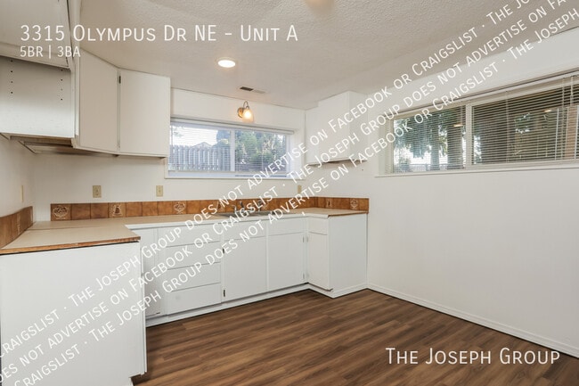 Building Photo - 3315 Olympus Dr NE