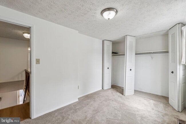 Building Photo - 8277 Crestmont Cir