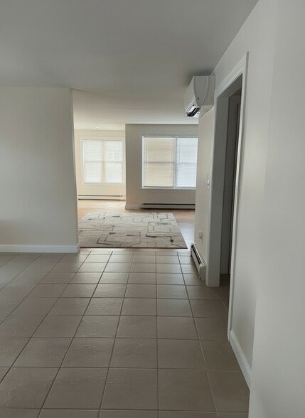 Building Photo - 1 Horseshoe Dr