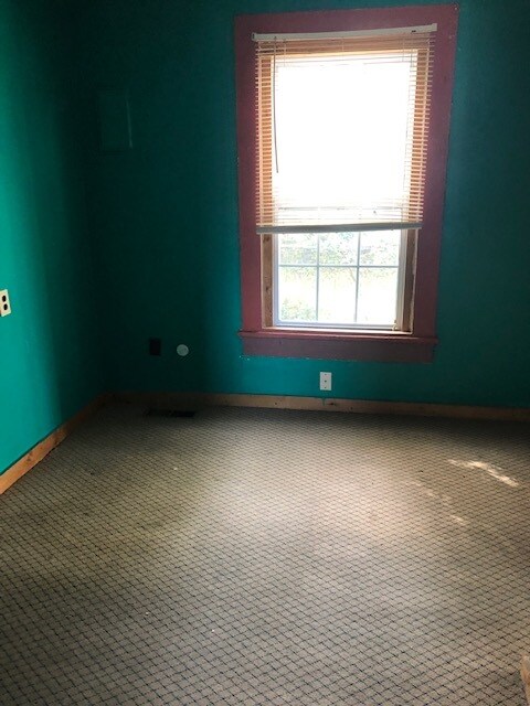 Building Photo - 302 Brown St