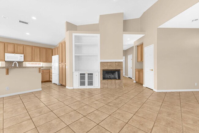 Building Photo - 79851 Carmel Valley Ave