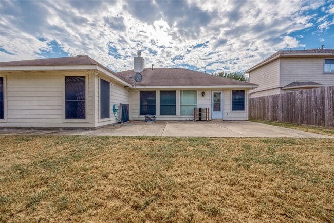 Building Photo - 8714 Pleasantbrook Dr