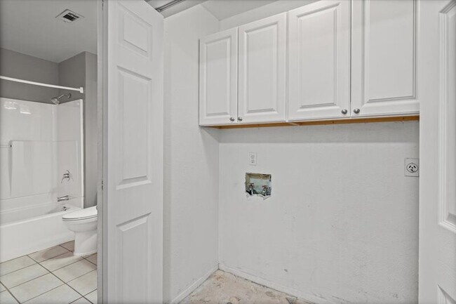 Building Photo - 1748 Ohlen Rd