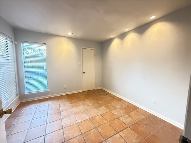 Building Photo - 2601 S Braeswood Blvd