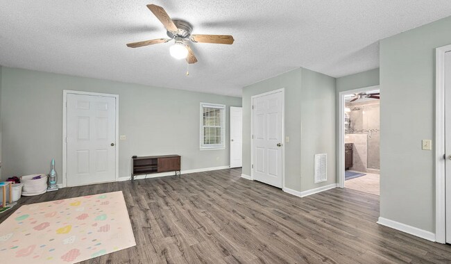 Building Photo - 3312 Shannon Cir