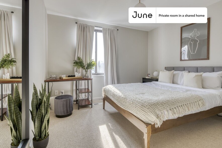 Primary Photo - Room in Shared 5 bed/2.5 bath home