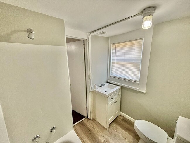 Building Photo - Portland Neighborhood - 3 Bedroom 1 Bath House