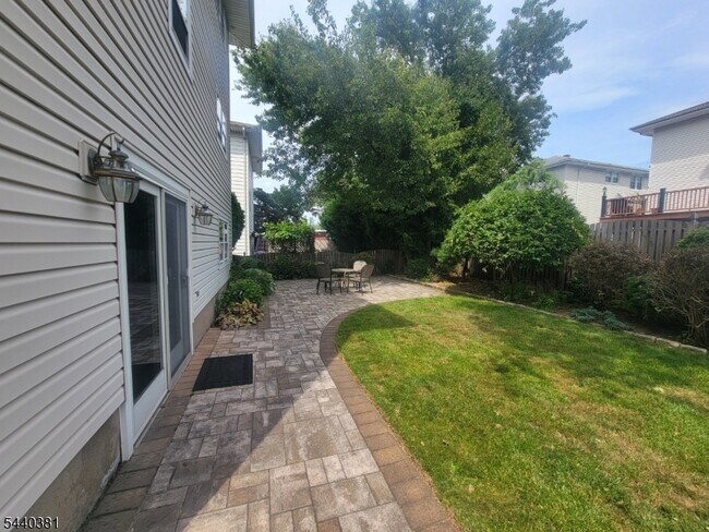Building Photo - 2 Pauline Terrace